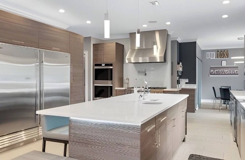 Skokie House | Gorgeous 15BD & 5.5BR House w/Ninja Gym - Skokie!