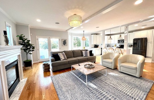 Normandy Beach House | Gorgeous 5 bed, 4.5 bath just houses to the beach, sleeps 12! Amazing location!