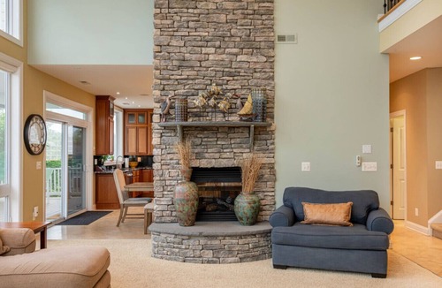 Livingston House | GORGEOUS 5BR/5BA Lake Escape:Beach, Boathouse, Kayaks, Firepit & Game Room+more!