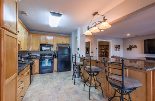 Valley House | Gorgeous 6BR Lake Home: Pool, Hot Tub, Multi-Family