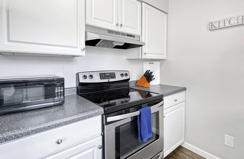 Clive House | Gorgeous Clive Charmer, Near Shops, Trails & More!