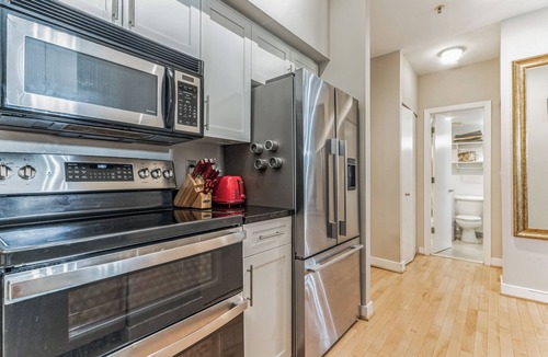Bethesda Condo | Gorgeous Condo in Downtown Bethesda, metro to DC