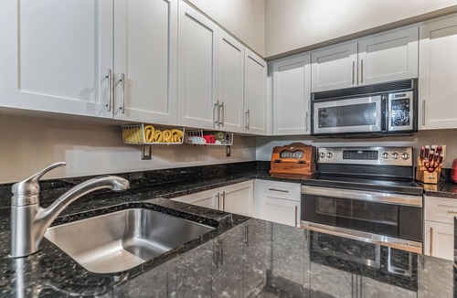Bethesda Condo | Gorgeous Condo in Downtown Bethesda, metro to DC