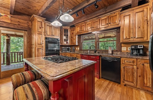 Ellijay Cabin | Gorgeous Creekside Lodge Sleeps 14! Guesthouse with Huge Game Room! Wineries!