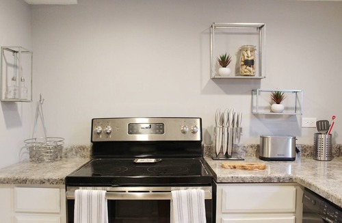 Mayfair Apartment | Gorgeous Garden unit located in wonderful North Chicago neighborhood!