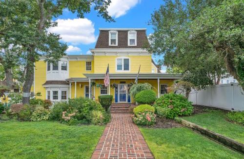Wildwood House | Gorgeous historic Victorian with 8 bedroom/4 baths