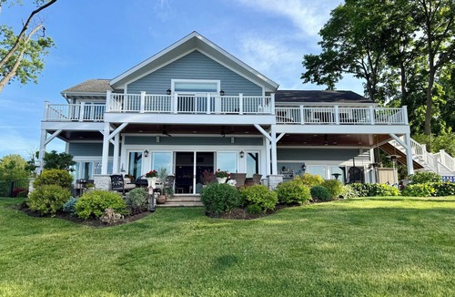 Ingleside House | Gorgeous Lakefront Retreat on Long Lake!