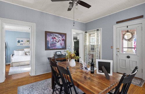 Le Claire House | Gorgeous loft in the heart of LeClaire, Iowa