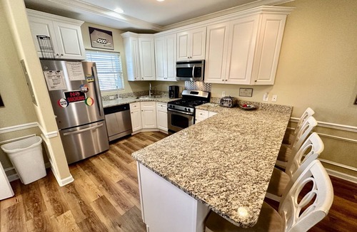 Wildwood Condo | Gorgeous Property with a Beautiful Courtyard & Pool!