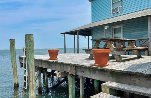North Wildwood House | Gorgeous recently renovated home on the bay with a deep water slip!