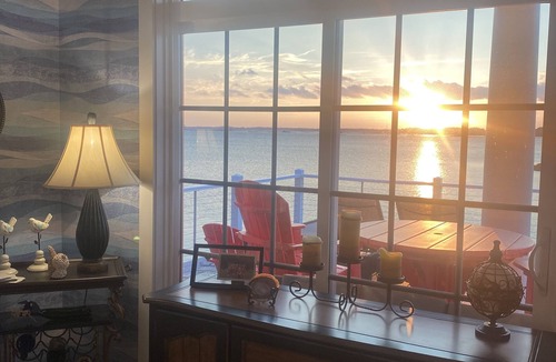 Selbyville House | Gorgeous Sunsets on Bay in Beautiful 7 BR Home 1.5 Mi to Beach