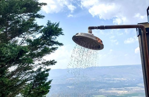 Menlo Cabin | Gorgeous Tea House for Two with Incredible Views for the Ultimate Romantic Escape near Menlo, Georgia