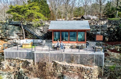 Menlo Cabin | Gorgeous Tea House for Two with Incredible Views for the Ultimate Romantic Escape near Menlo, Georgia