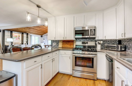 Eucha House | Grand Lake Group Getaway w/Dock & Spacious Deck