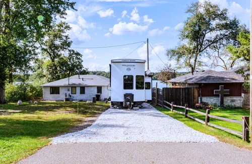 Big Lake House | Grand Legacy Lodge - Glamping, Lake Views & Luxury in Minnesota