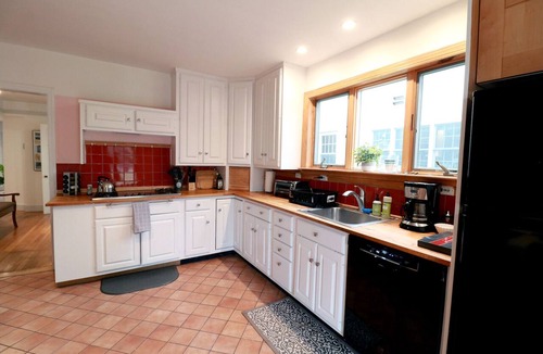 Princeton Condo | ★ GRAND MID-CENTURY HOME ★ NEAR UNIVERSITY