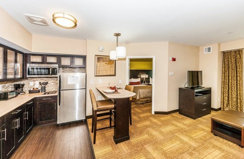 Farragut Condo | Great for Business Travelers! Free Breakfast + 24h Business Center