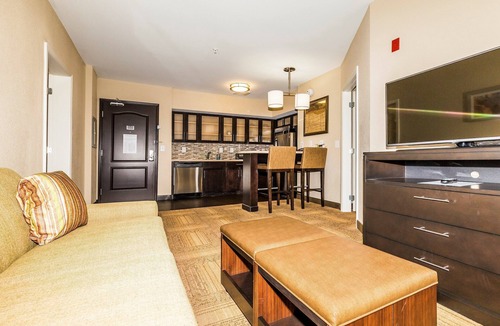 Farragut Condo | Great for Business Travelers! Free Breakfast + 24h Business Center