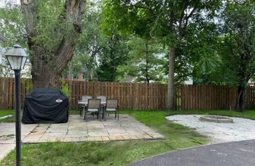 Libertyville Apartment | Great For Families DT Libertyville near Naval Base