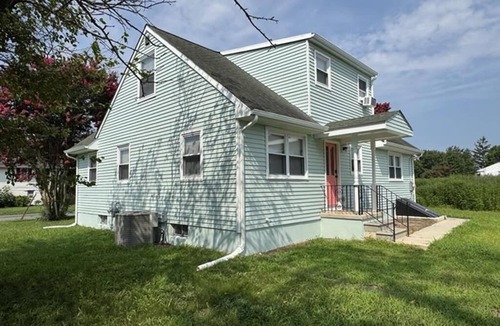 Erma House | Great for Families! Short Drive to Beaches!