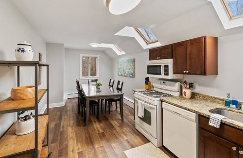Libertyville Apartment | Great for families DT Libertyville Near Naval Base