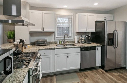 Libertyville Apartment | Great For Families DT Libertyville near Naval Base