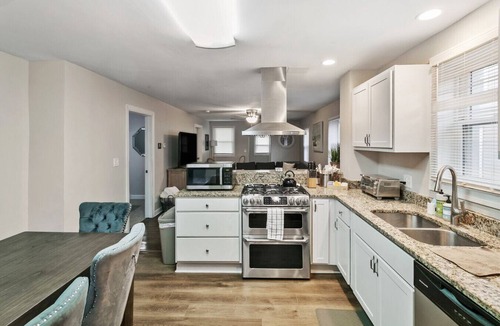 Libertyville Apartment | Great For Families DT Libertyville near Naval Base