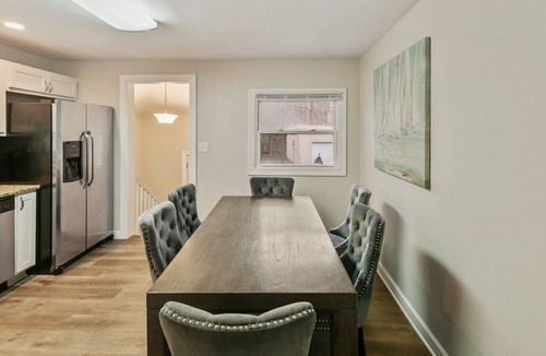Libertyville Apartment | Great For Families DT Libertyville near Naval Base