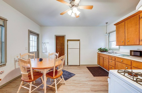 Ottawa Apartment | Great Location! Walking Distance to So Much!