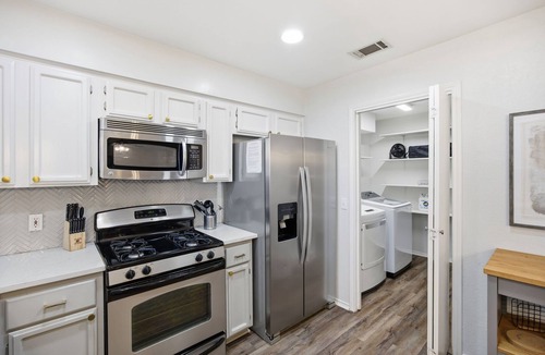 Hunter's Chase House | Great North Austin Location by AustinGetaways!