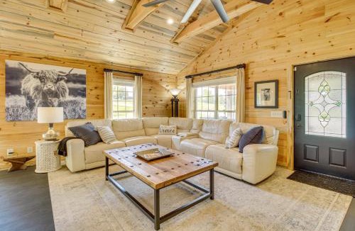 Jasper House | Great Outdoor Space: 'Margy's Farmhouse' in Jasper