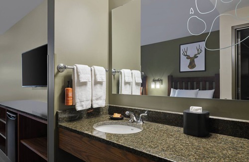 Perryville Hotel | Great Wolf Lodge Perryville