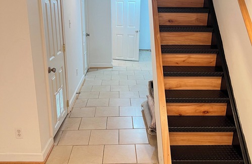 Greektown House | Greek Food, Best Nights Sleep-Hotel Mattress, Black Out Curtains, Free Parking