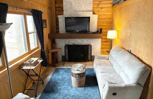 Newland Cabin | Grin and Bear It Linville, NC