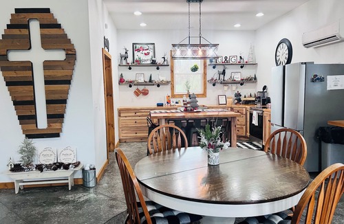 Santa Fe House | Grit & Grace Lodge near Mark Twain Lake