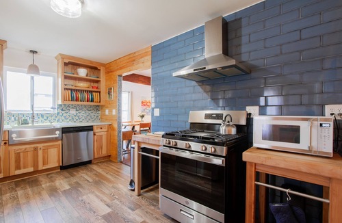 Highlands House | GroupFriendly JerseyShore walk to beach, parks, restaurants, shops, ferry to NYC