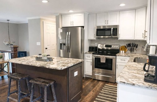 McAlpine House | Groups Welcome-Sleeps 20-Pets OK-Fire Pit-BBQ