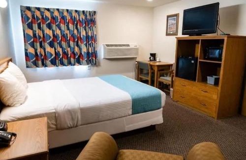 Le Center Hotel | Guardian Inn