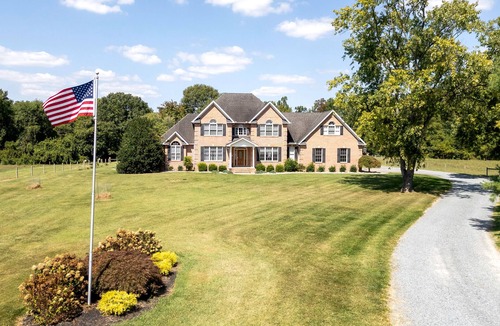 Sudlersville House | Guest Lodge | Private Pool | Outdoor Dining | Game Room