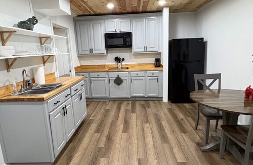 Northport Apartment | Guest Suite in Northport Downtown