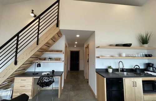 Mount Sterling House | H&M Retreats/Cabin 1/Hermann, MO