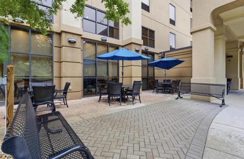 Woodstock Hotel | Hampton Inn and Suites Woodstock, Virginia