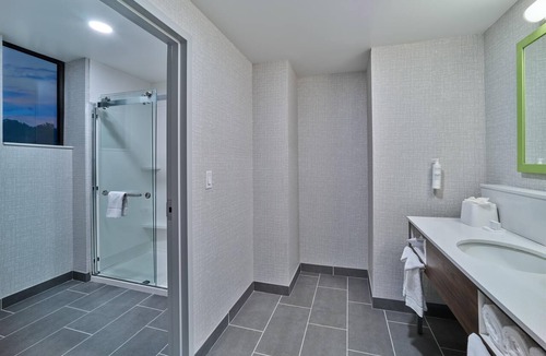 Medical Center Hotel | Hampton Inn by Hilton Omaha UN Medical Center Area