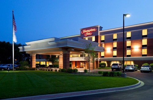 McHenry Hotel | Hampton Inn McHenry