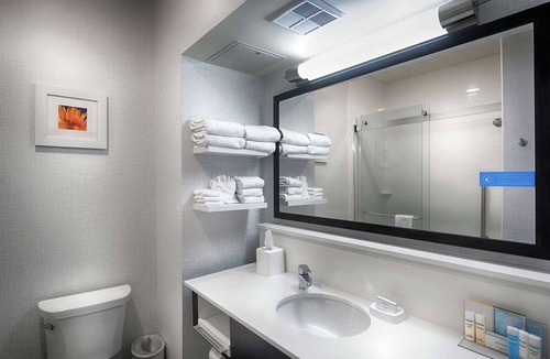 Salina Hotel | Hampton Inn Salina