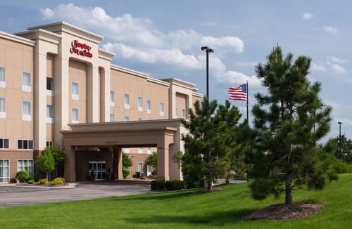 Quad Cities Hotel | Hampton Inn & Suites Davenport