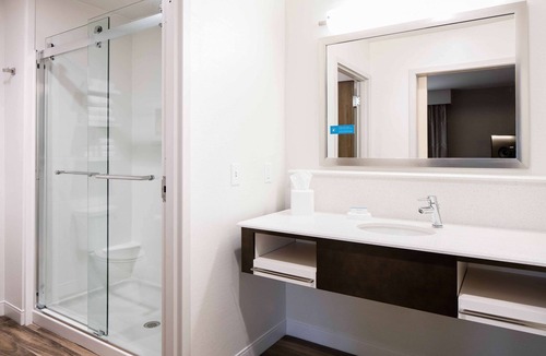 Hudson Hotel | Hampton Inn & Suites Hudson