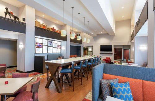 Marshalltown Hotel | Hampton Inn & Suites Marshalltown