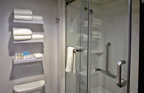 Moore Hotel | Hampton Inn & Suites Moore