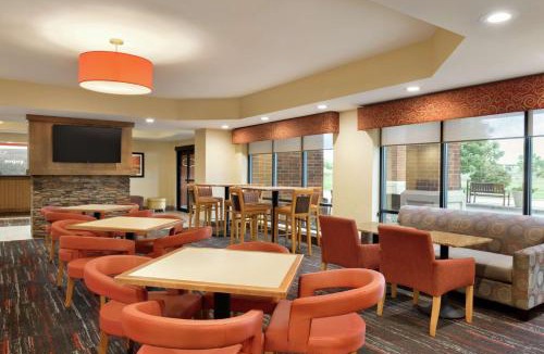 West Des Moines Hotel | Hampton Inn West Des Moines Lake Drive